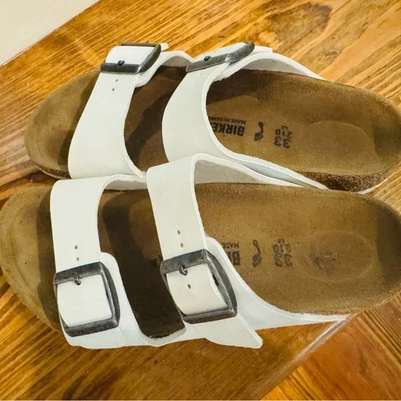 Birkenstock Kids Sandals in White and Tan - Picture 5 of 8